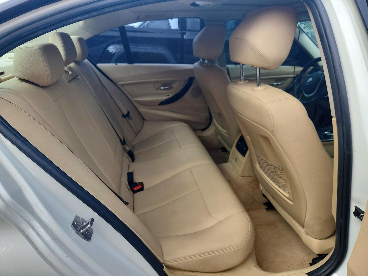 2015 BMW 328 I - zdjęcie 10