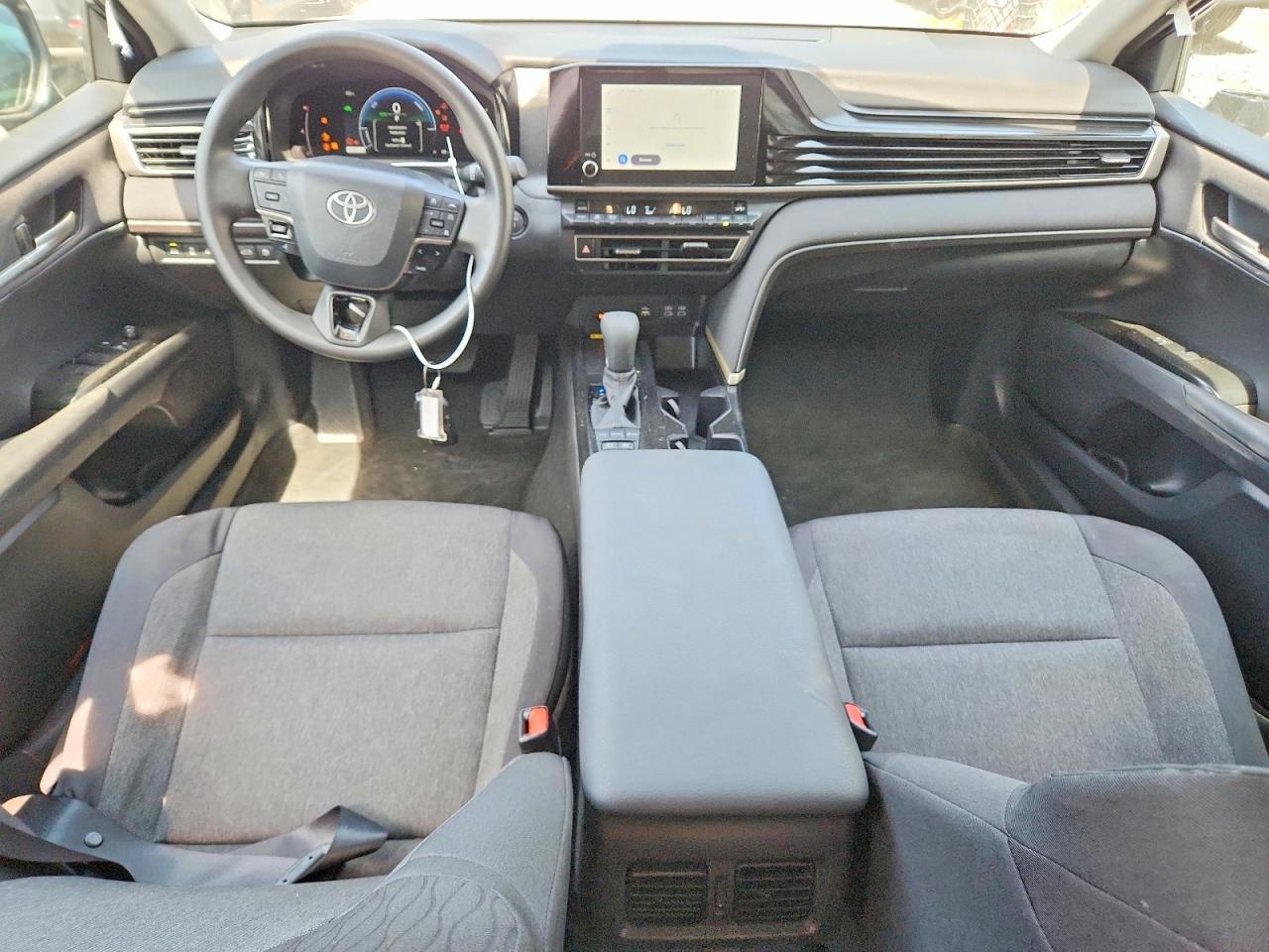 2026 Toyota Camry Le - zdjęcie 8
