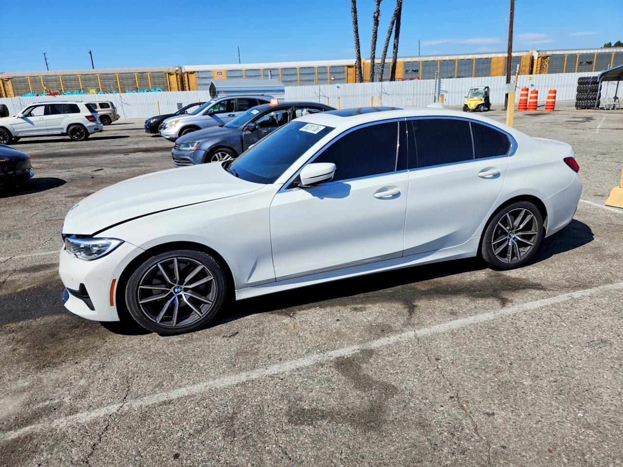 2021 BMW 330I - zdjęcie główne
