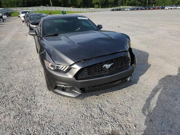 2015 Ford Mustang - zdjęcie 13