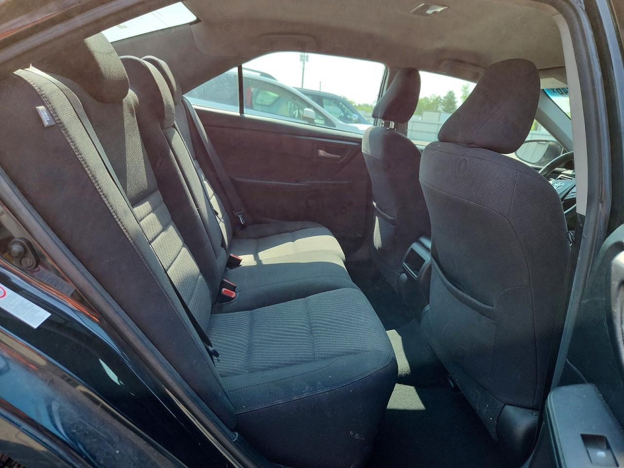 2017 Toyota Camry Le - zdjęcie 10