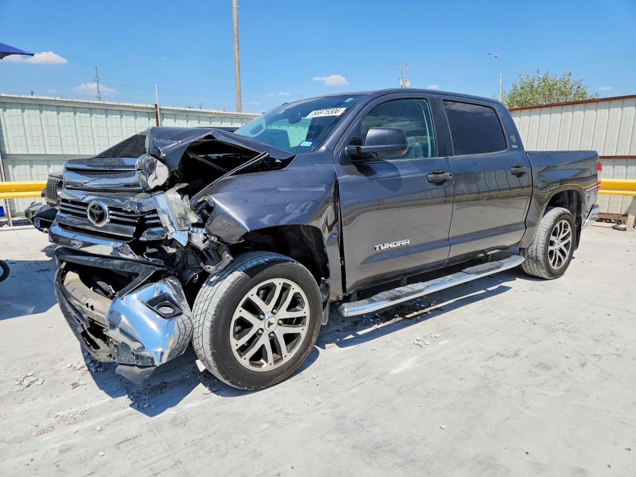 2017 Toyota Tundra Crewmax Sr5 - zdjęcie główne
