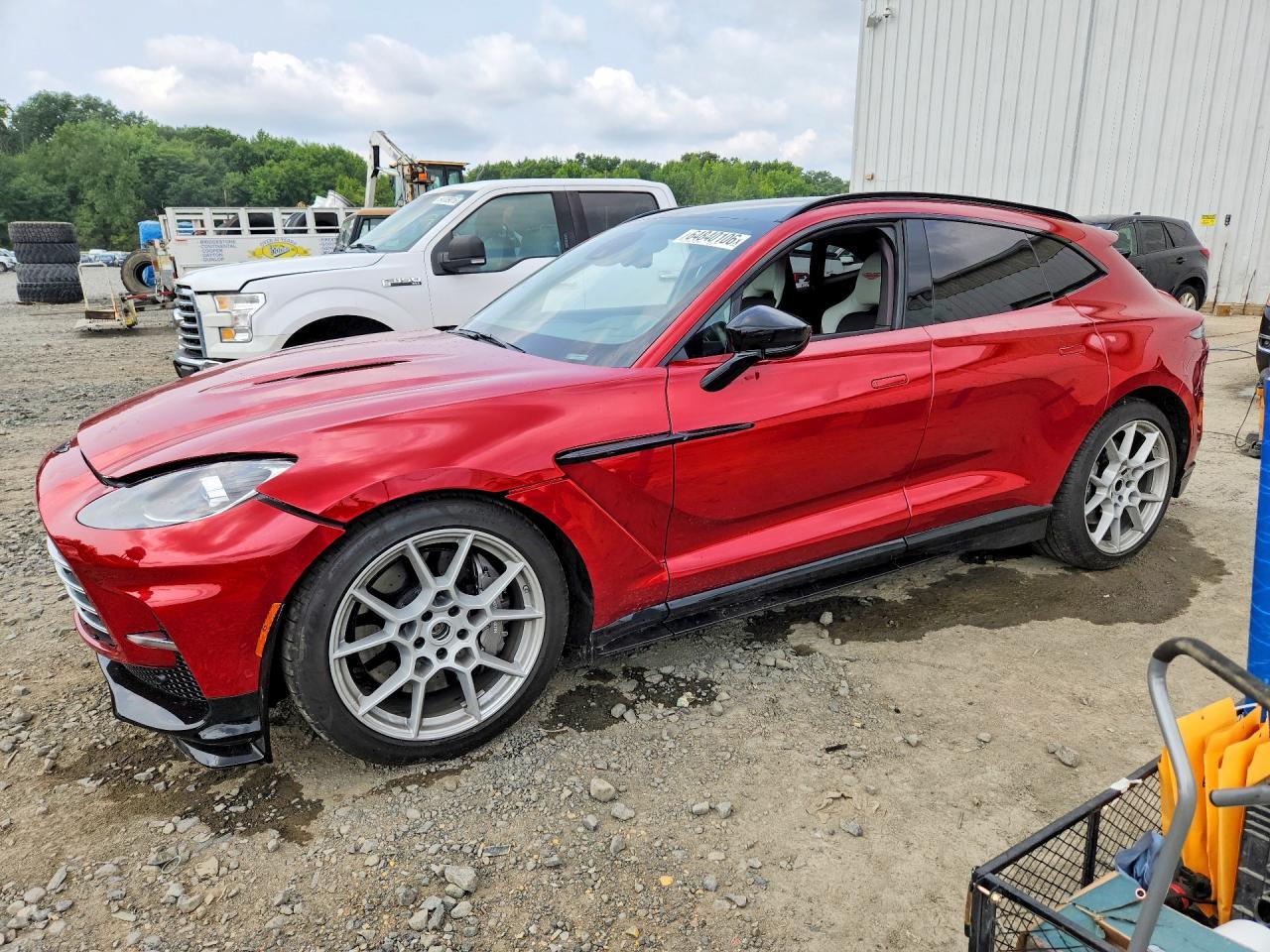 2023 Aston Martin Dbx 707 - zdjęcie główne