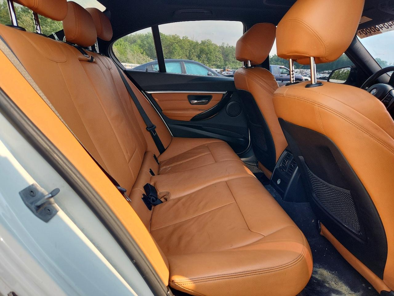 2018 BMW Seria 3 330i - zdjęcie 10