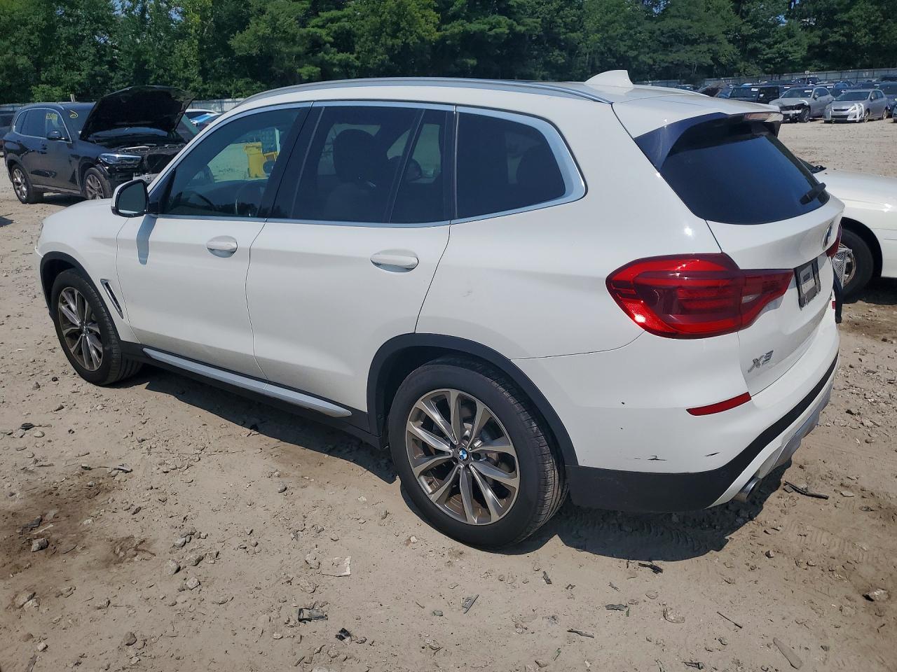 2019 BMW X3 xDrive30I - zdjęcie 2
