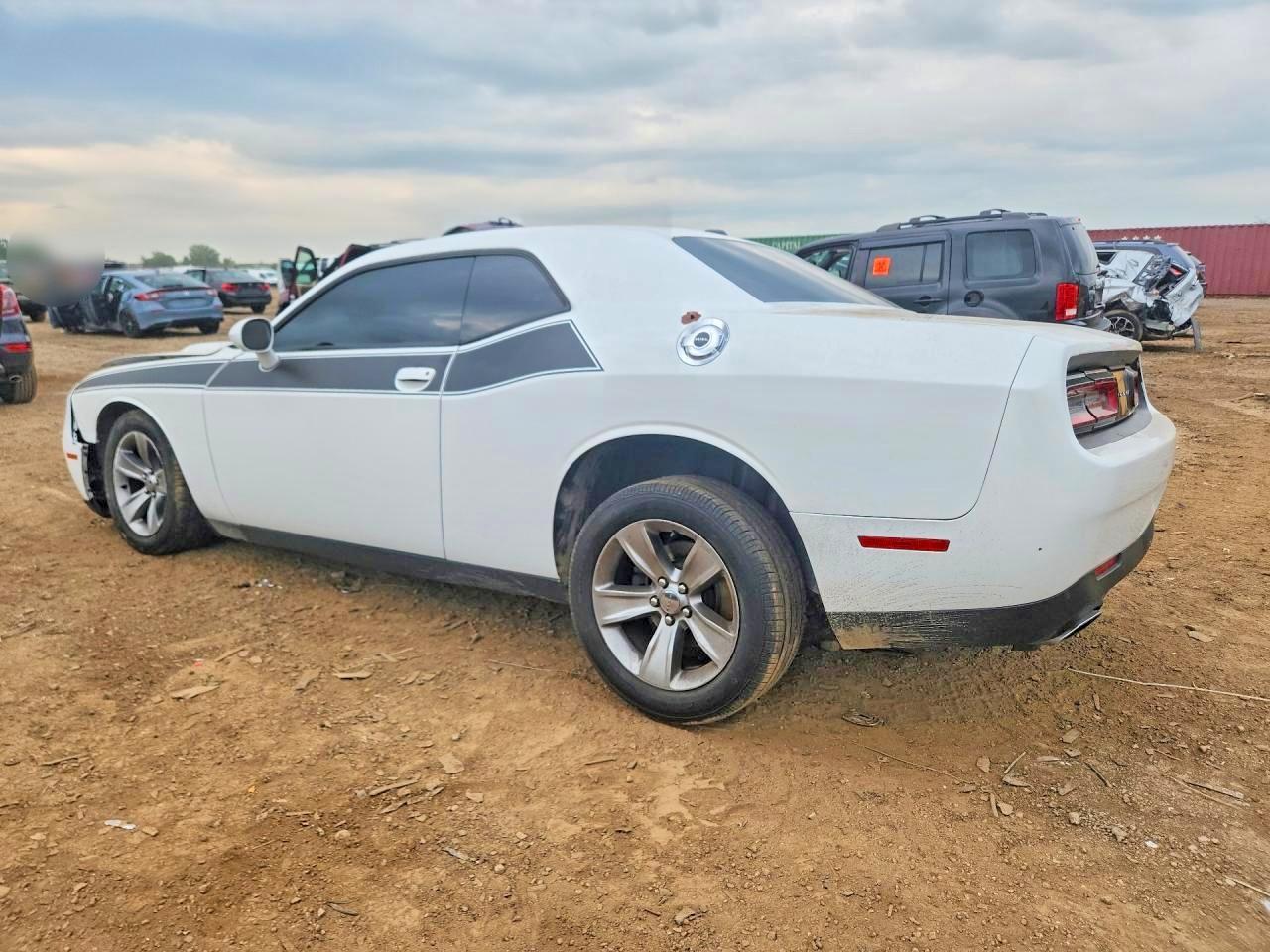 2015 Dodge Challenger Sxt - zdjęcie 2