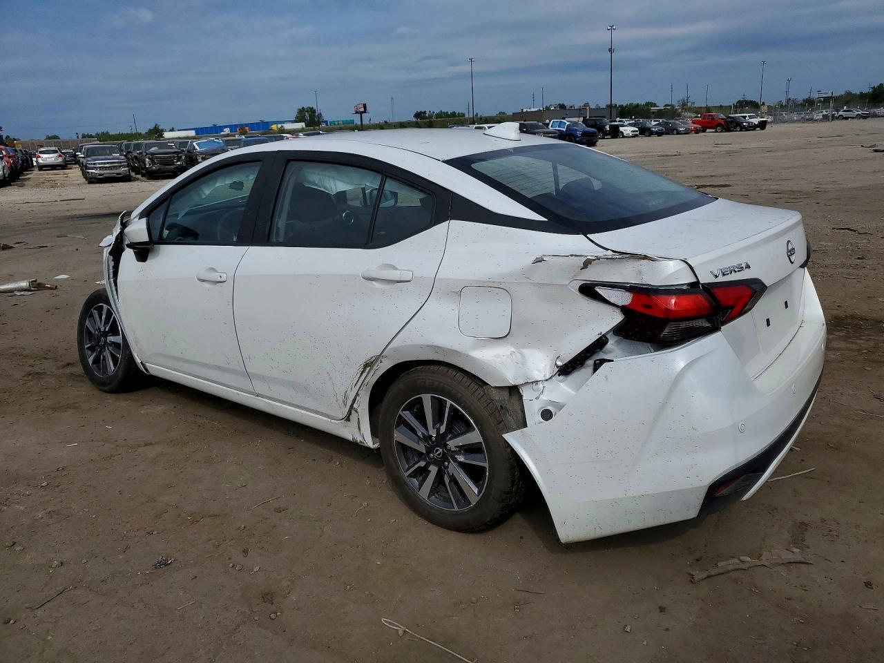 2025 Nissan Versa Sv - zdjęcie 2