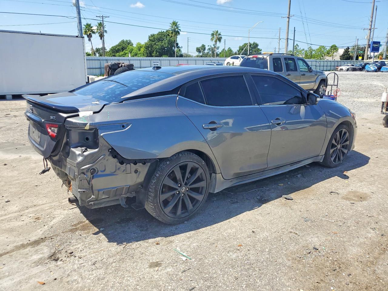 2021 Nissan Maxima Sr - zdjęcie 3
