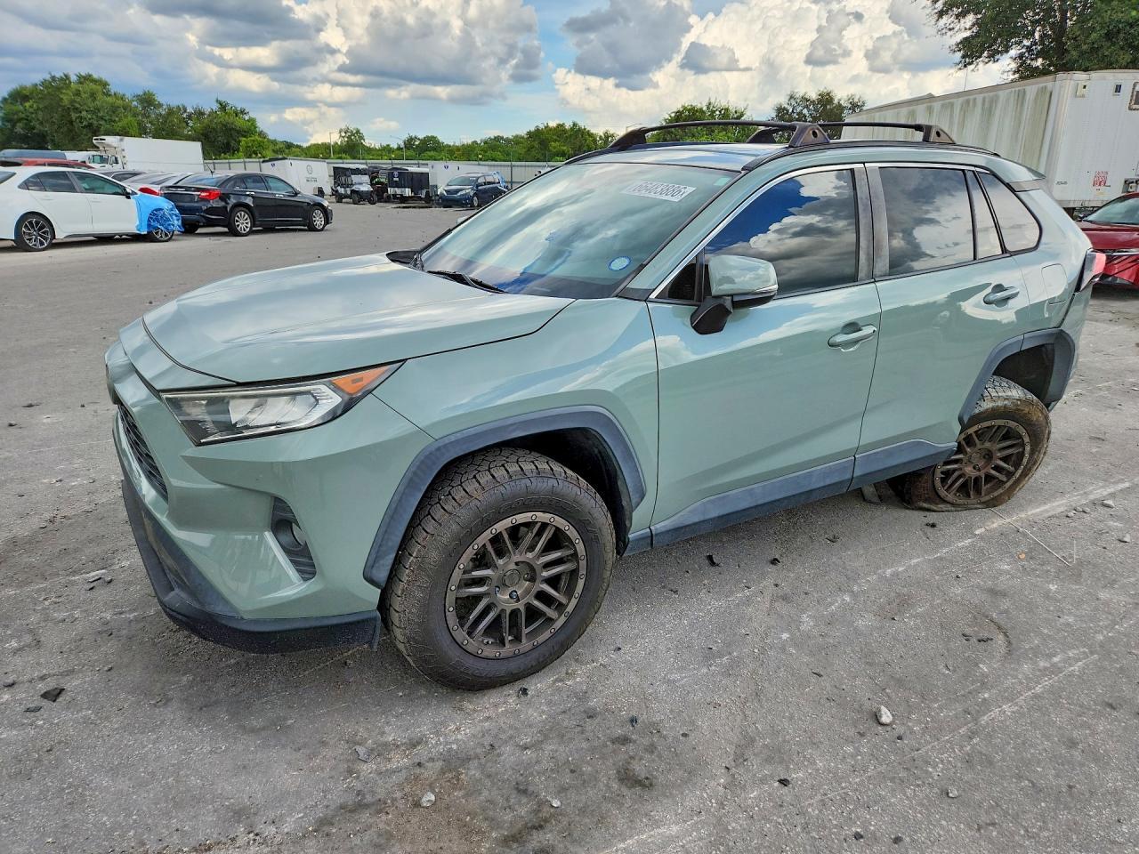 2019 Toyota Rav4 Xle - zdjęcie główne