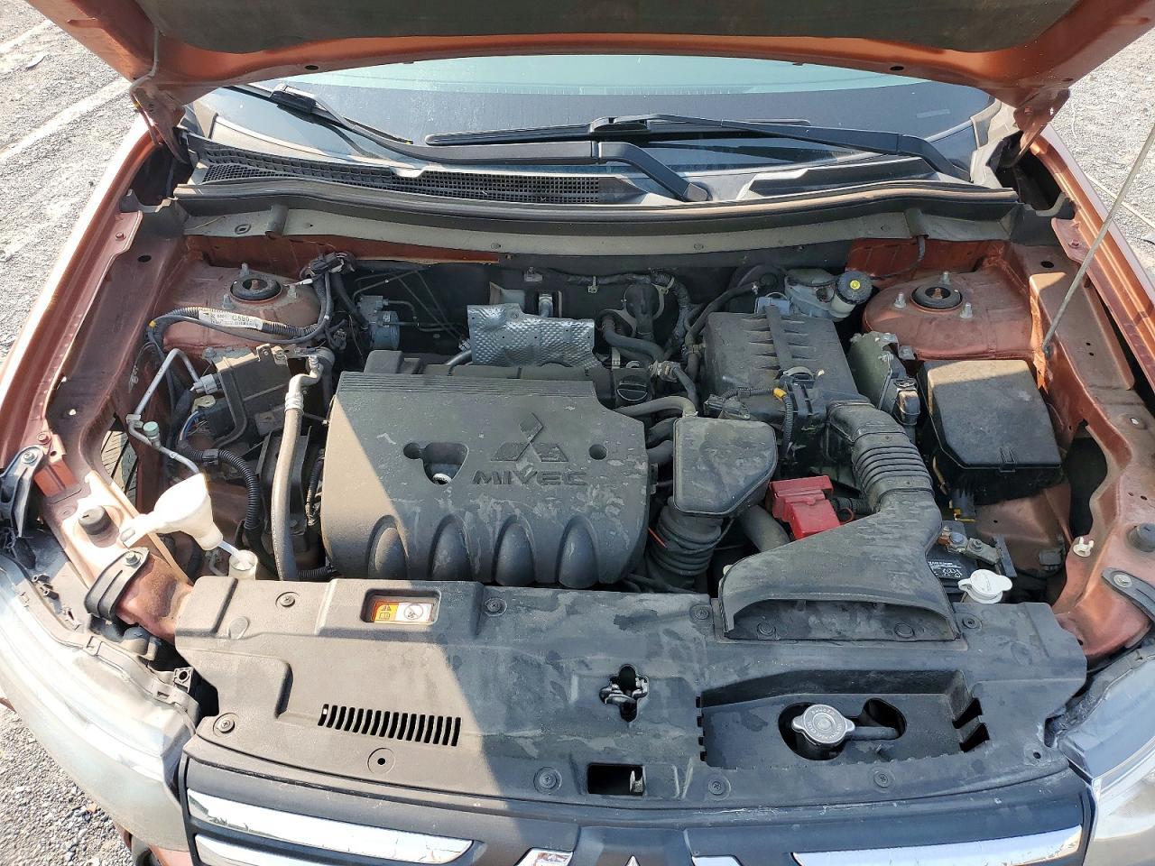 2014 Mitsubishi Outlander Se - zdjęcie 12