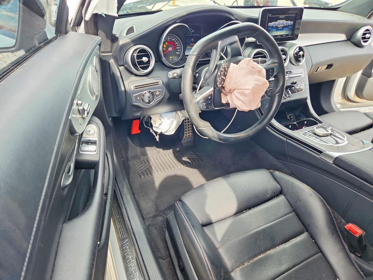 2017 Mercedes-Benz C 300 - zdjęcie 8