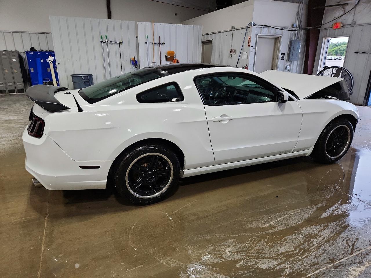 2014 Ford Mustang - zdjęcie 3
