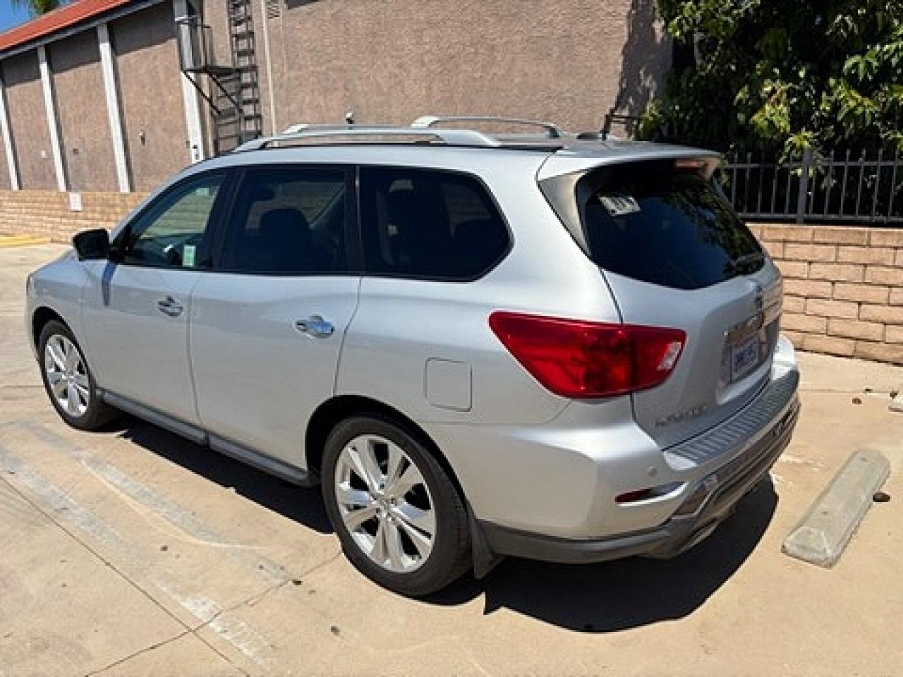 2018 Nissan Pathfinder Sl - zdjęcie 3