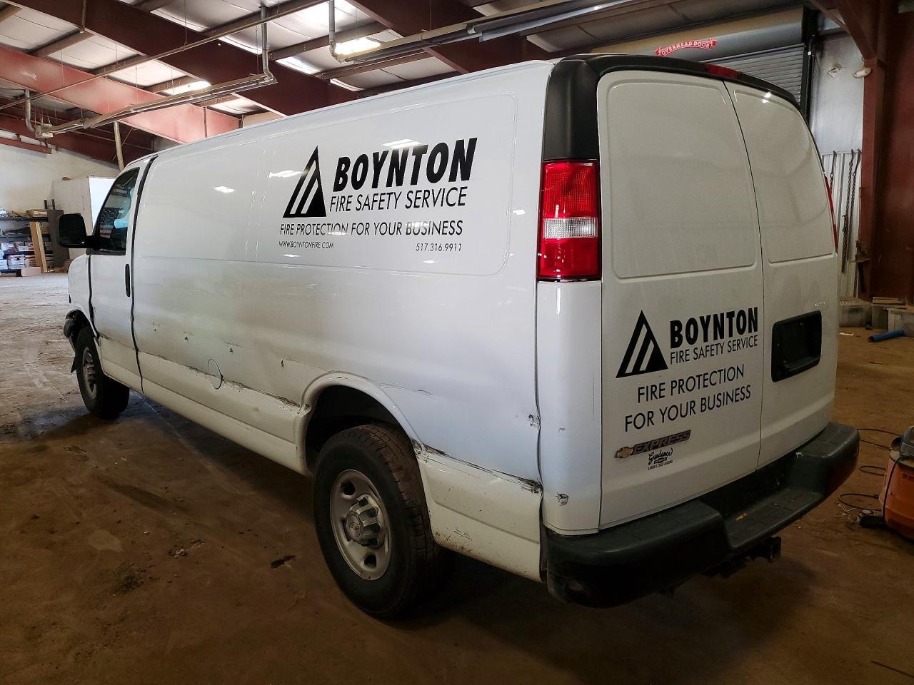 2022 Chevrolet Express G2500 - zdjęcie 2
