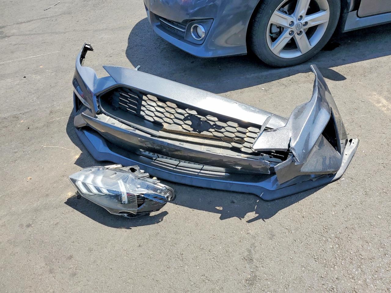 2019 Ford Mustang - zdjęcie 12