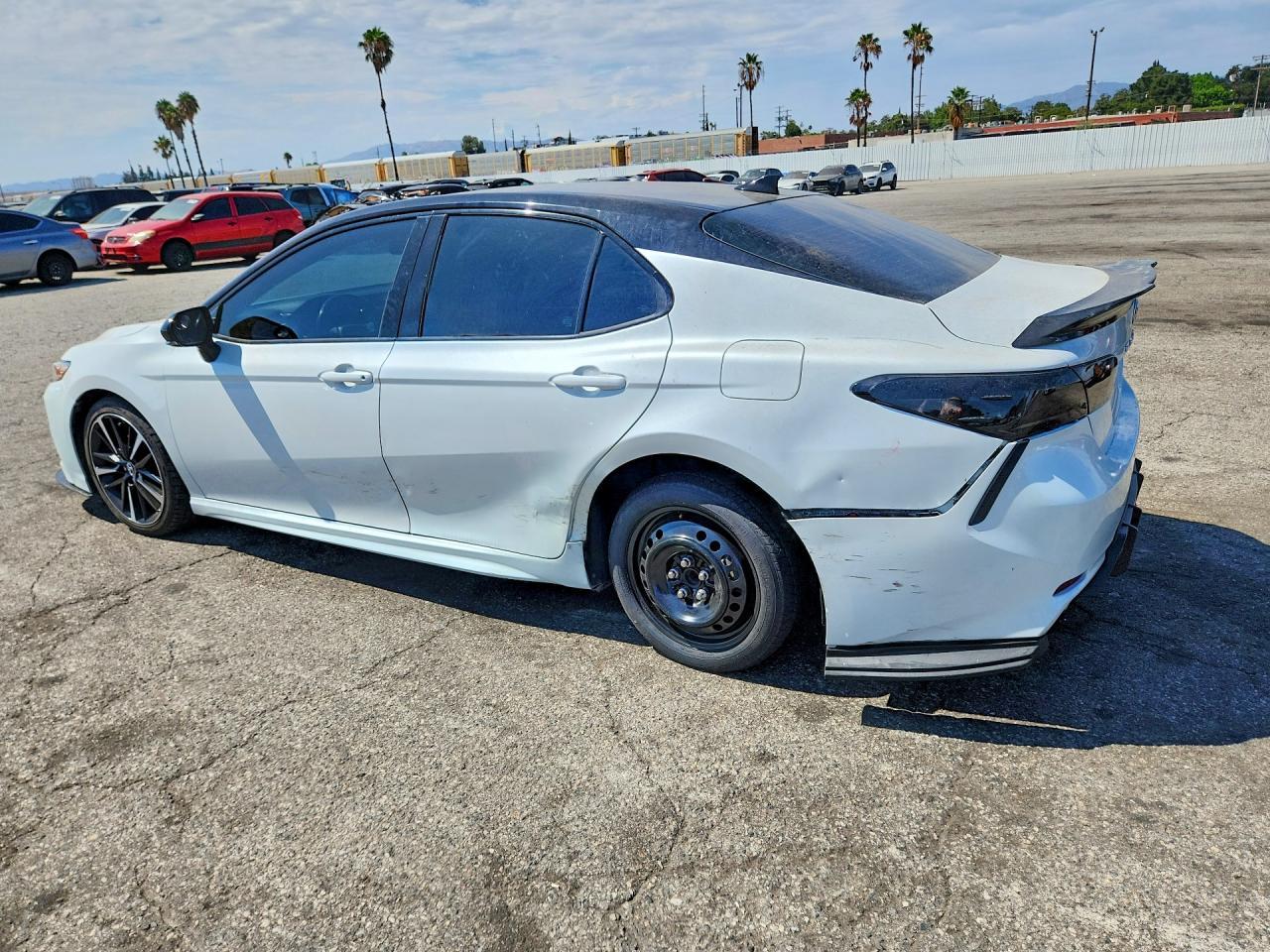 2019 Toyota Camry Xse - zdjęcie 2