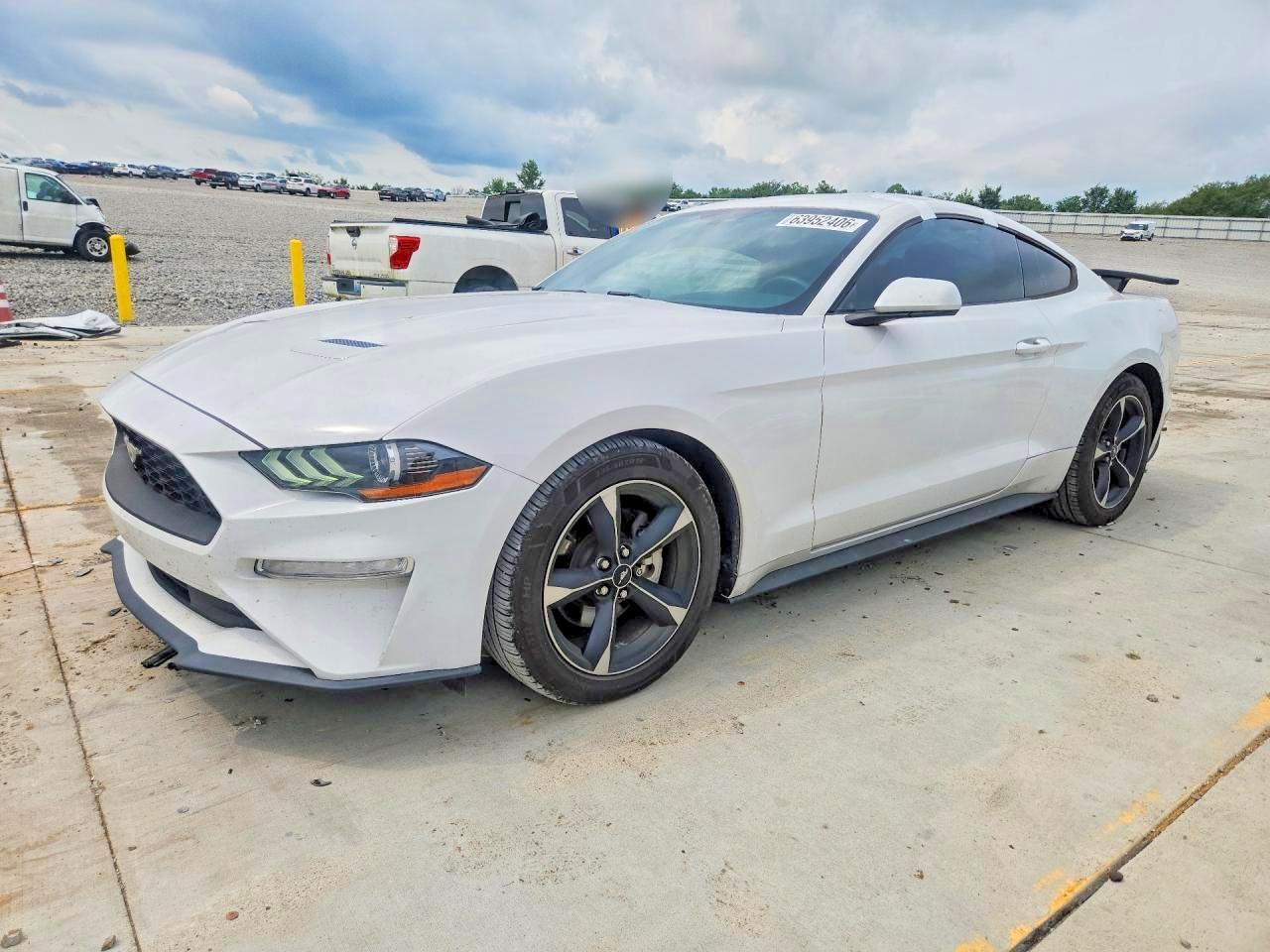 2020 Ford Mustang - zdjęcie główne