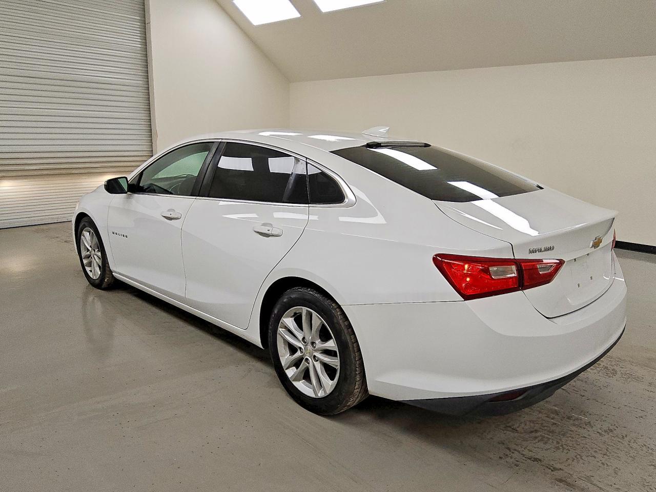2017 Chevrolet Malibu Lt - zdjęcie 2