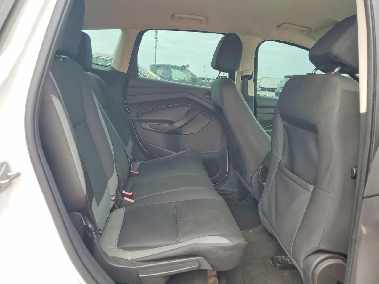 2016 Ford Escape S - zdjęcie 11