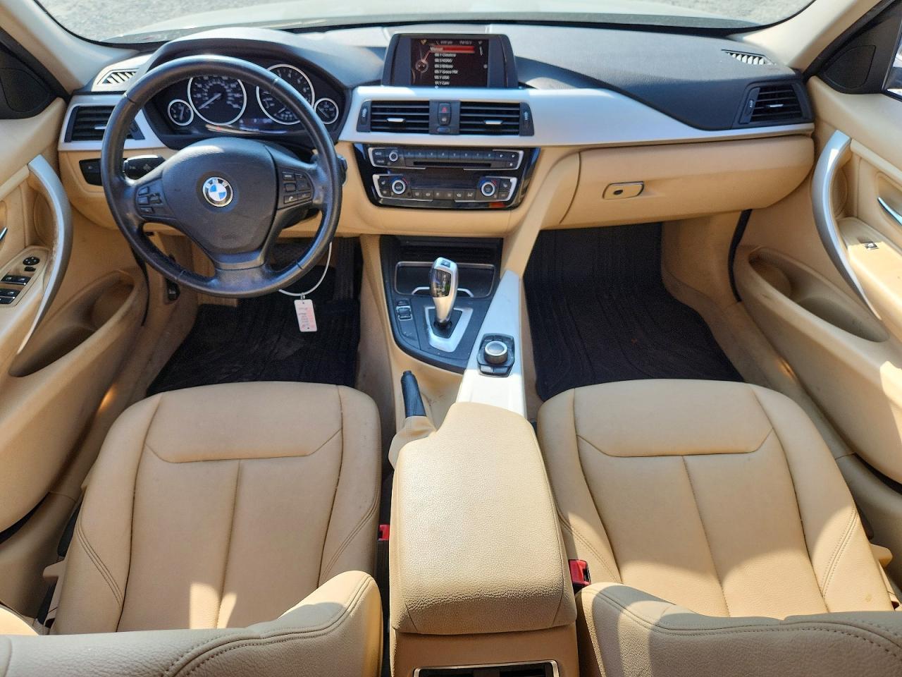 2016 BMW Seria 3 320i - zdjęcie 8