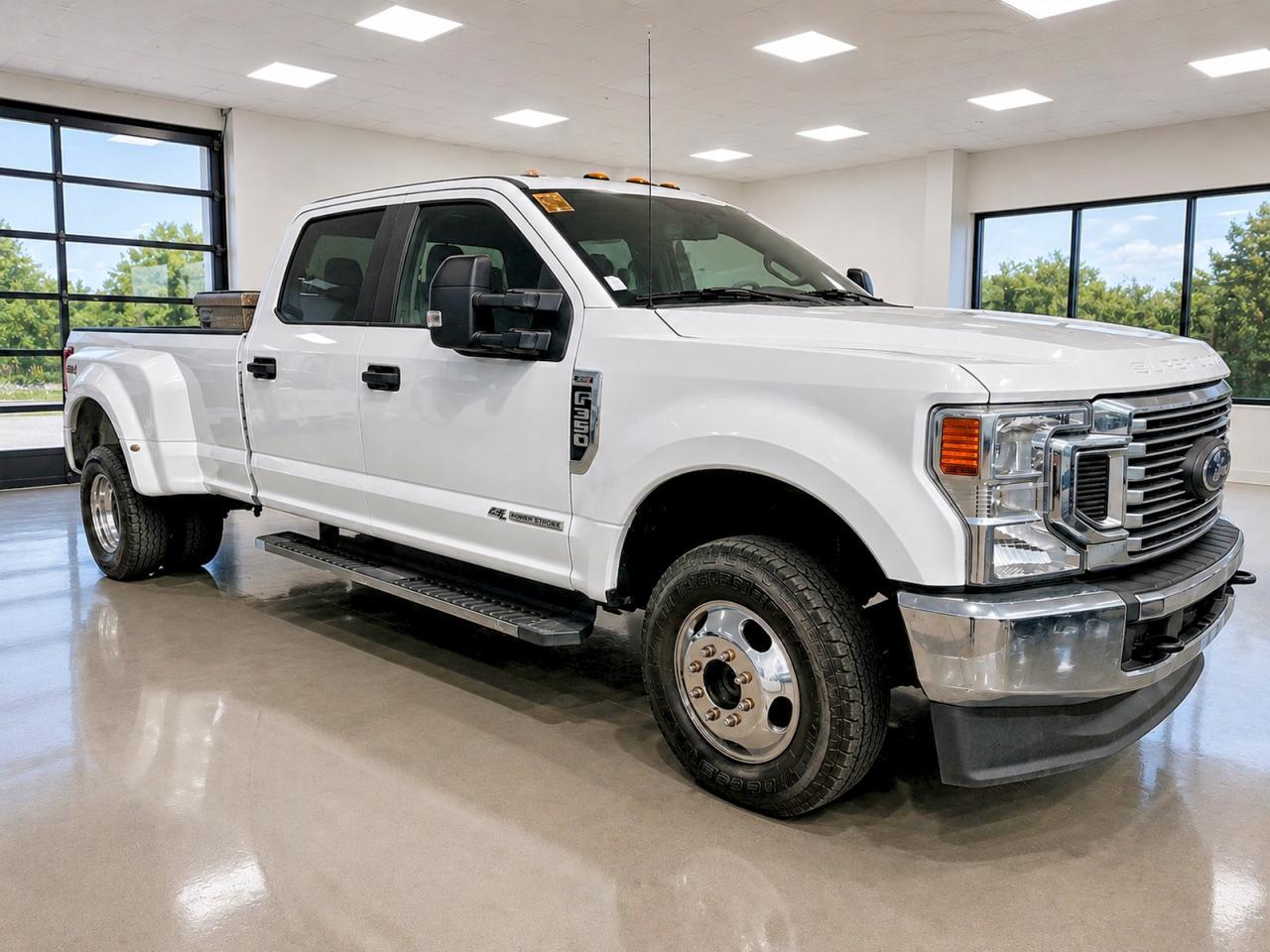 2020 Ford F350 Super Duty - zdjęcie główne