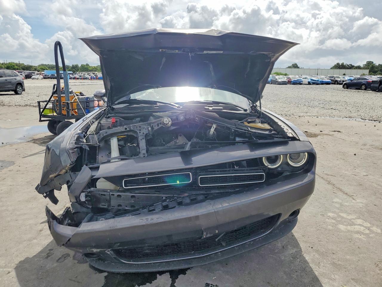 2021 Dodge Challenger Sxt - zdjęcie 5