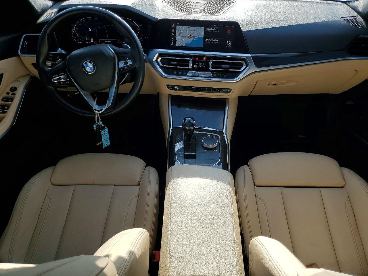 2021 BMW 330I - zdjęcie 8