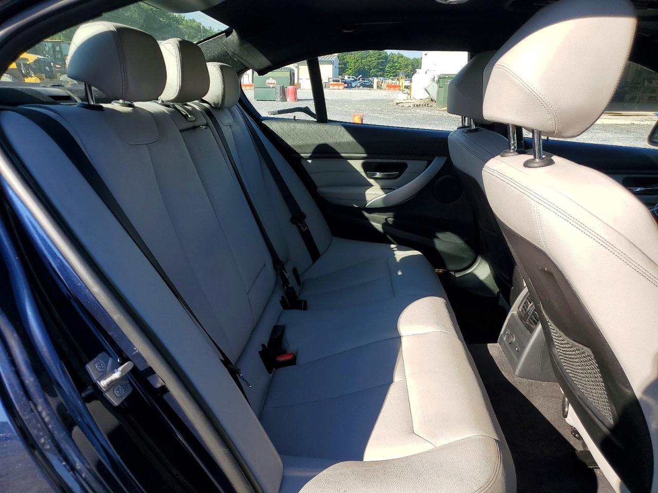2013 BMW Seria 3 335i - zdjęcie 10