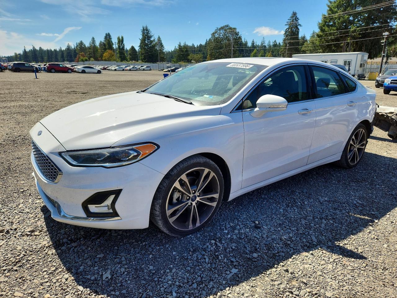 2020 Ford Fusion Titanium - zdjęcie główne