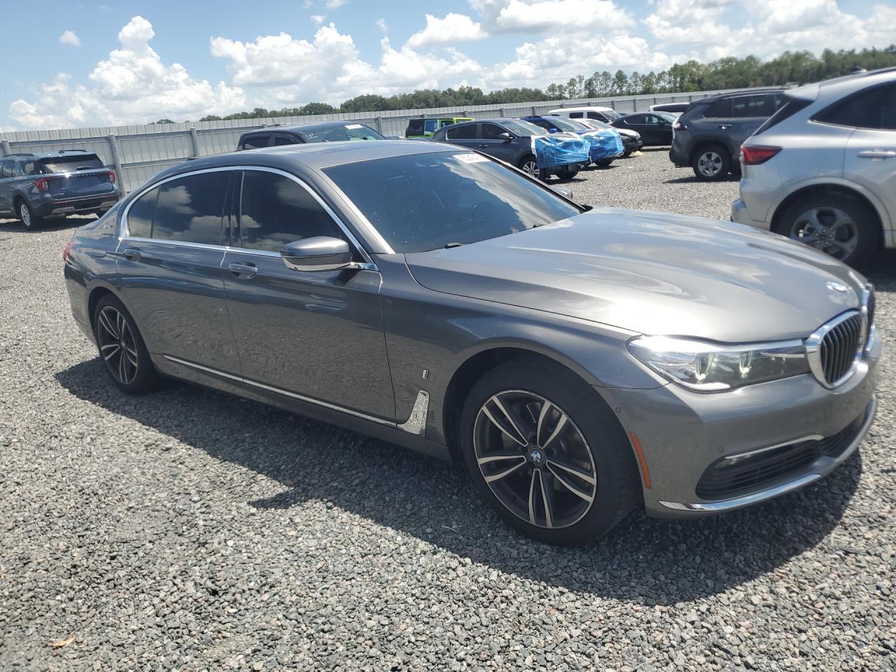 2018 BMW Seria 7 740e - zdjęcie 4