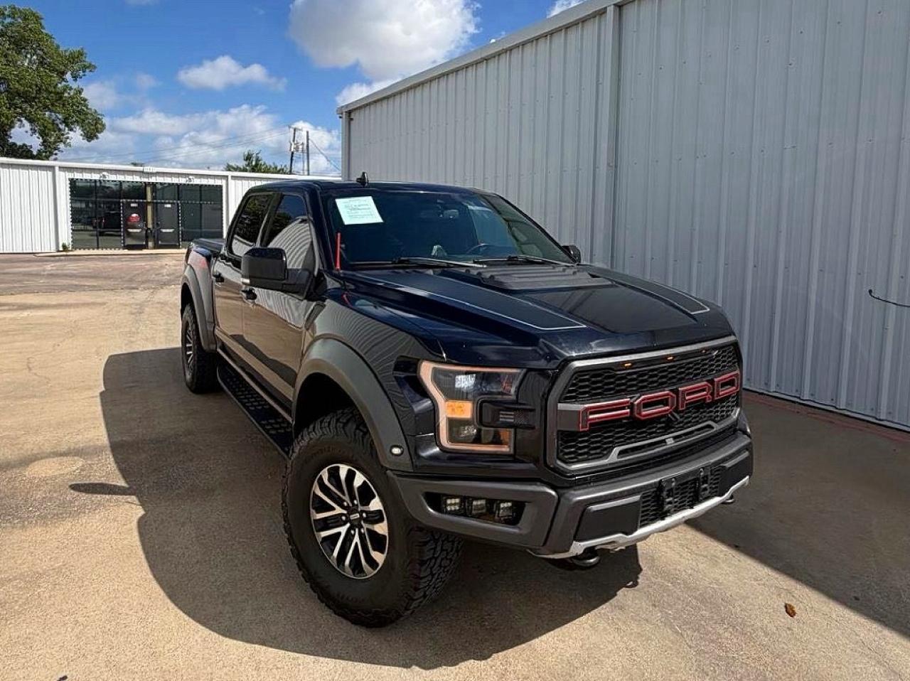 2019 Ford F150 Raptor - zdjęcie główne