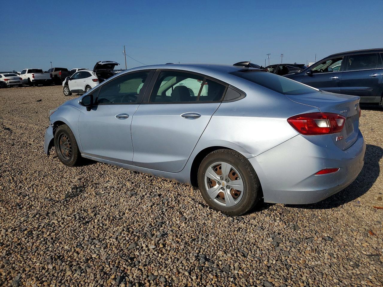 2018 Chevrolet Cruze Ls - zdjęcie 2