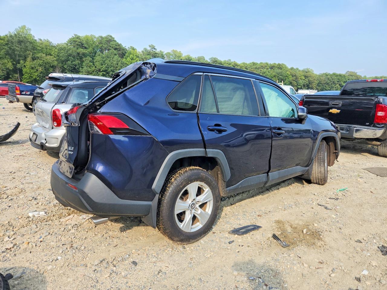 2020 Toyota Rav4 Xle - zdjęcie 3