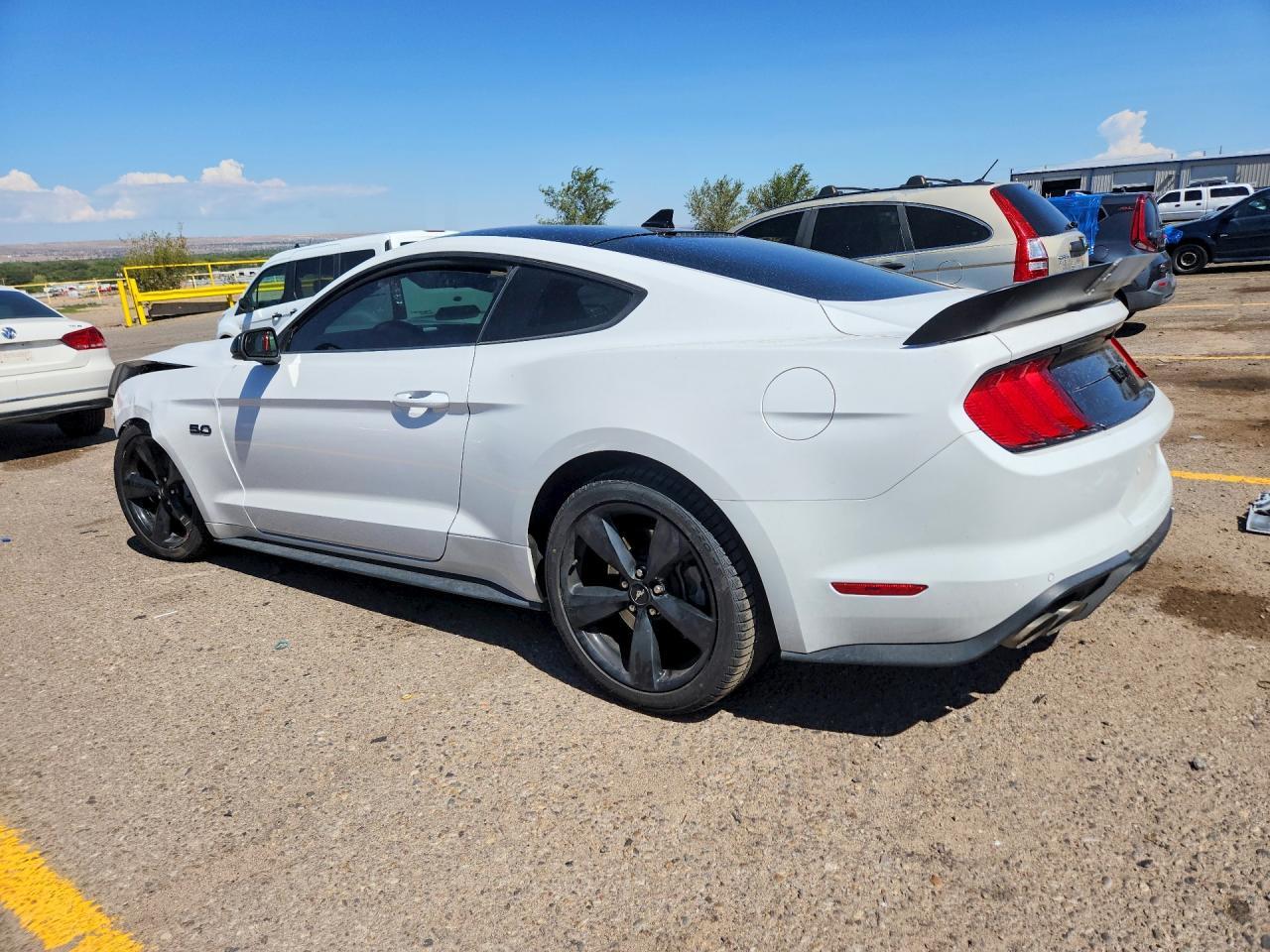 2022 Ford Mustang Gt - zdjęcie 2
