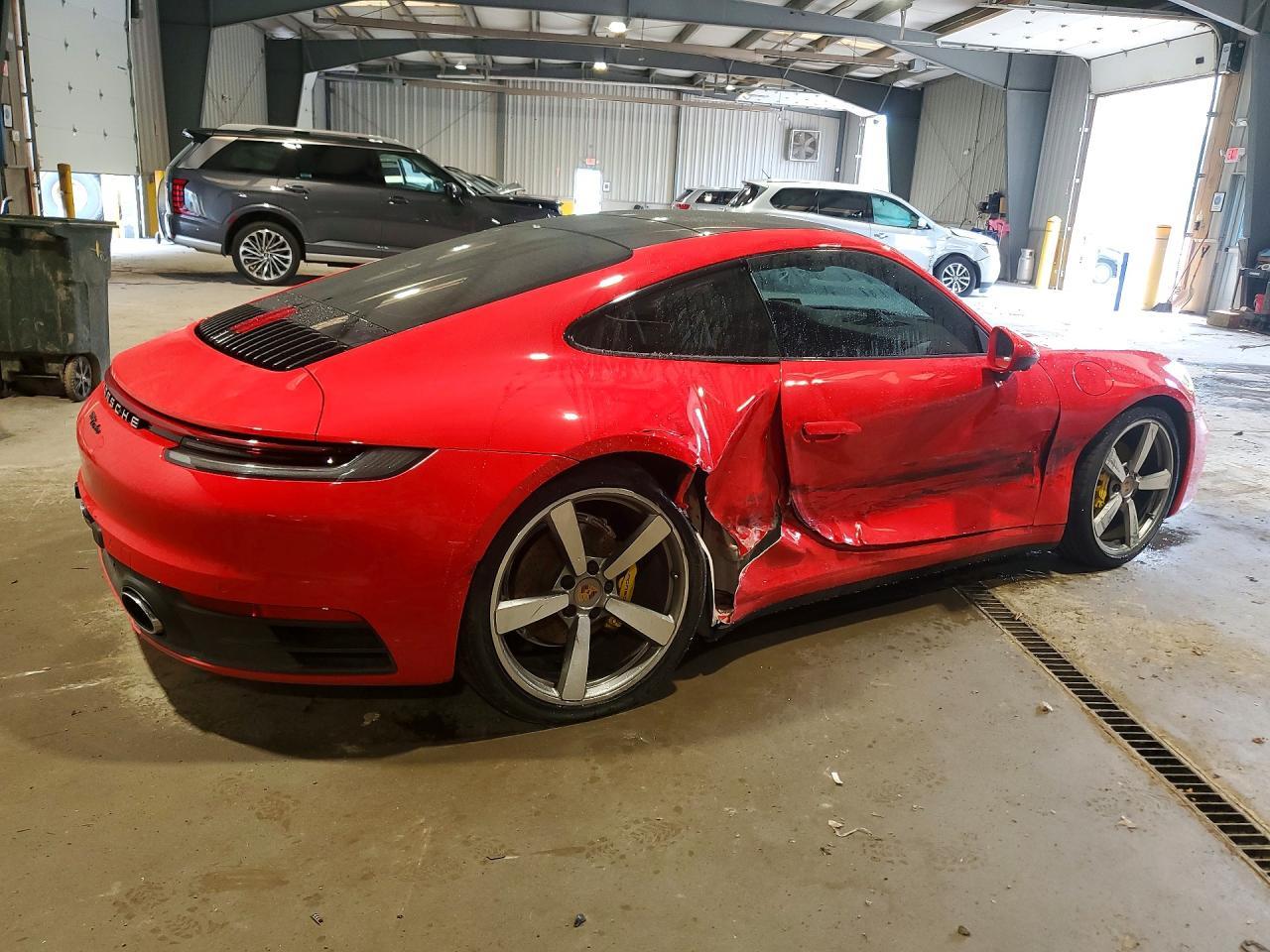 2021 Porsche 911 Carrera - zdjęcie 3