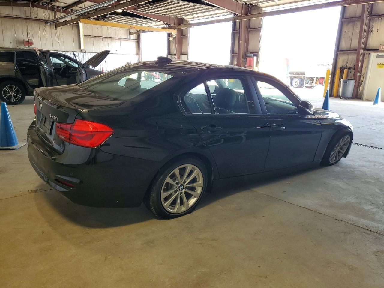 2016 BMW 320 Xi - zdjęcie 3