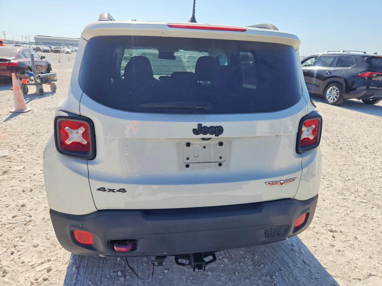 2017 Jeep Renegade Trailhawk - zdjęcie 6