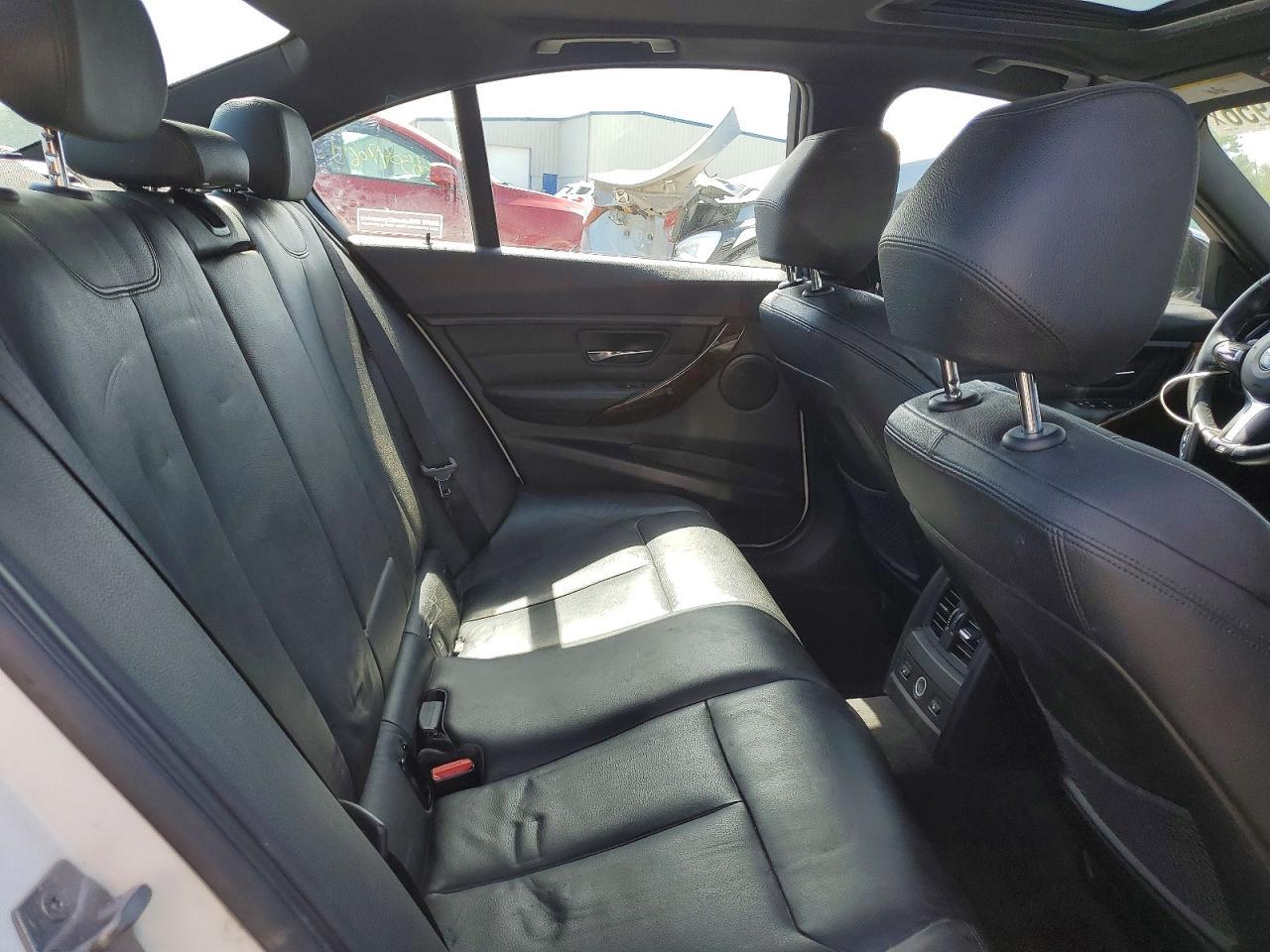 2014 BMW Seria 3 328i - zdjęcie 10