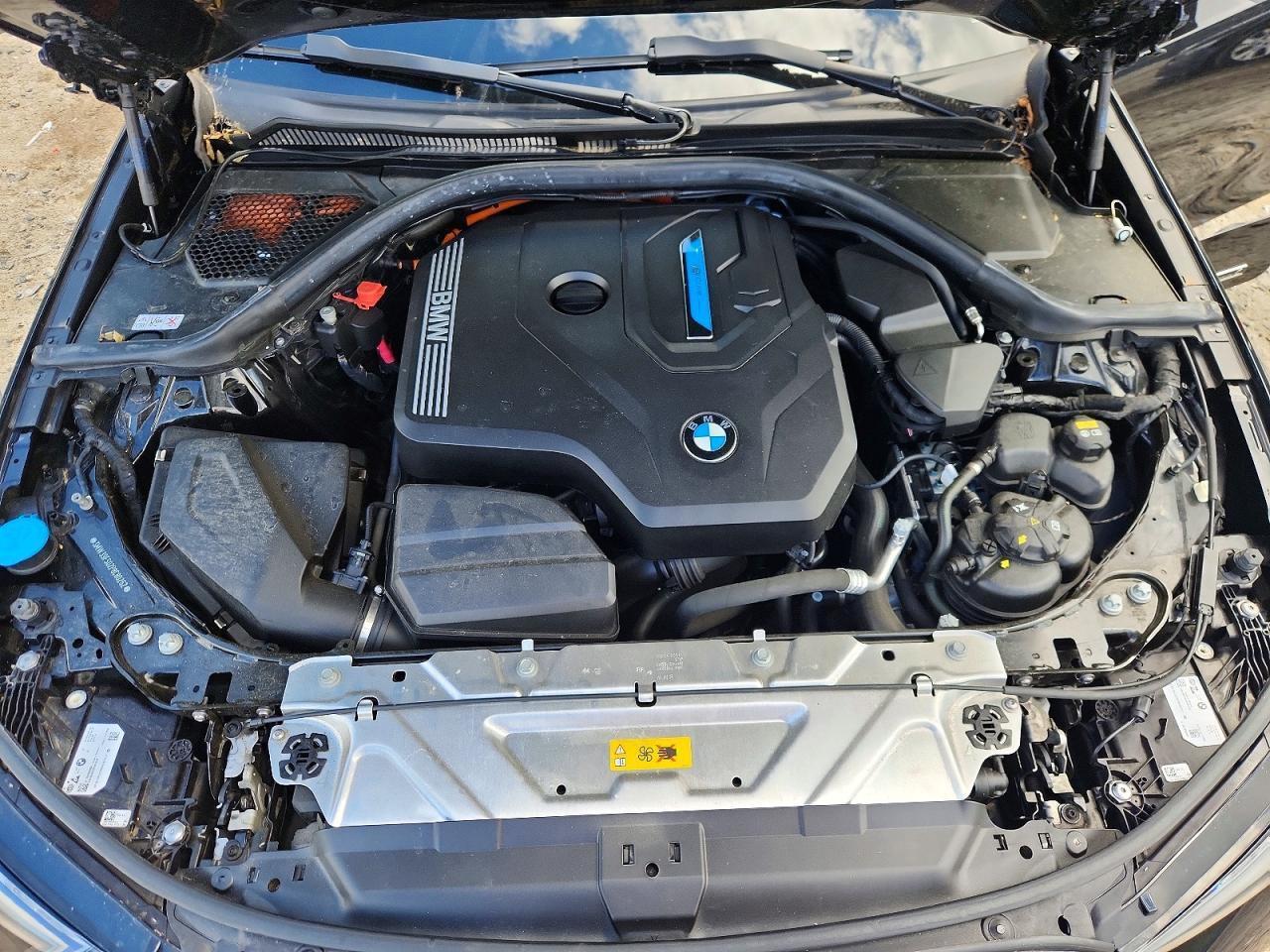 2023 BMW 330Xe - zdjęcie 11