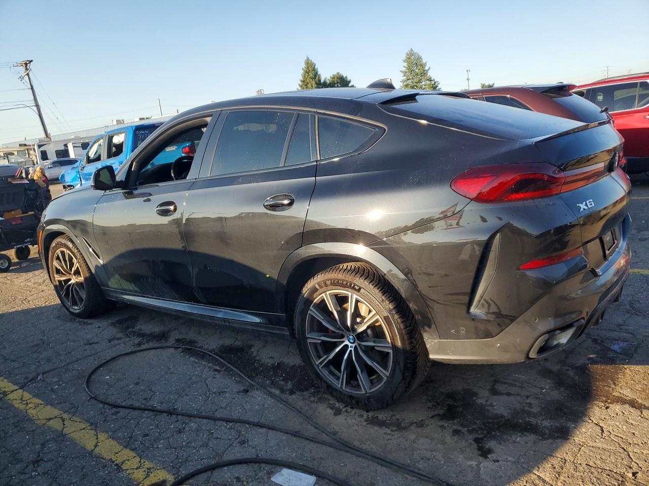 2023 BMW X6 xDrive40I - zdjęcie 2