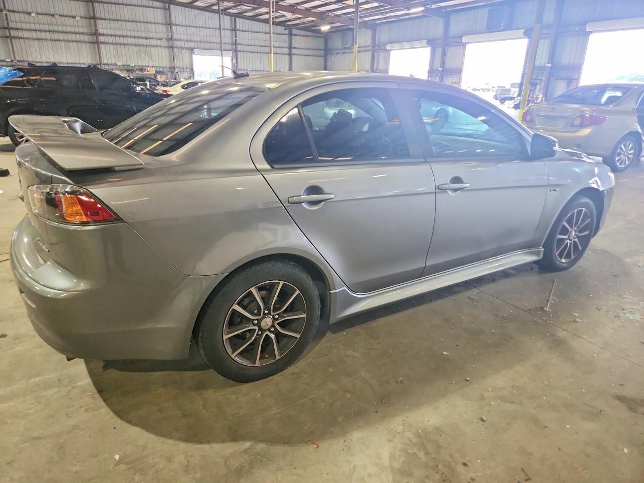 2017 Mitsubishi Lancer Es - zdjęcie 3