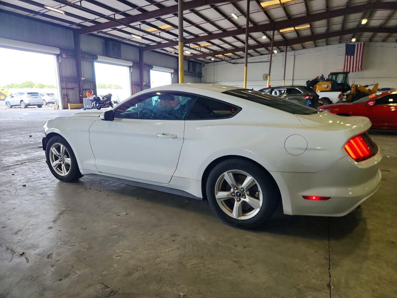 2016 Ford Mustang - zdjęcie 2
