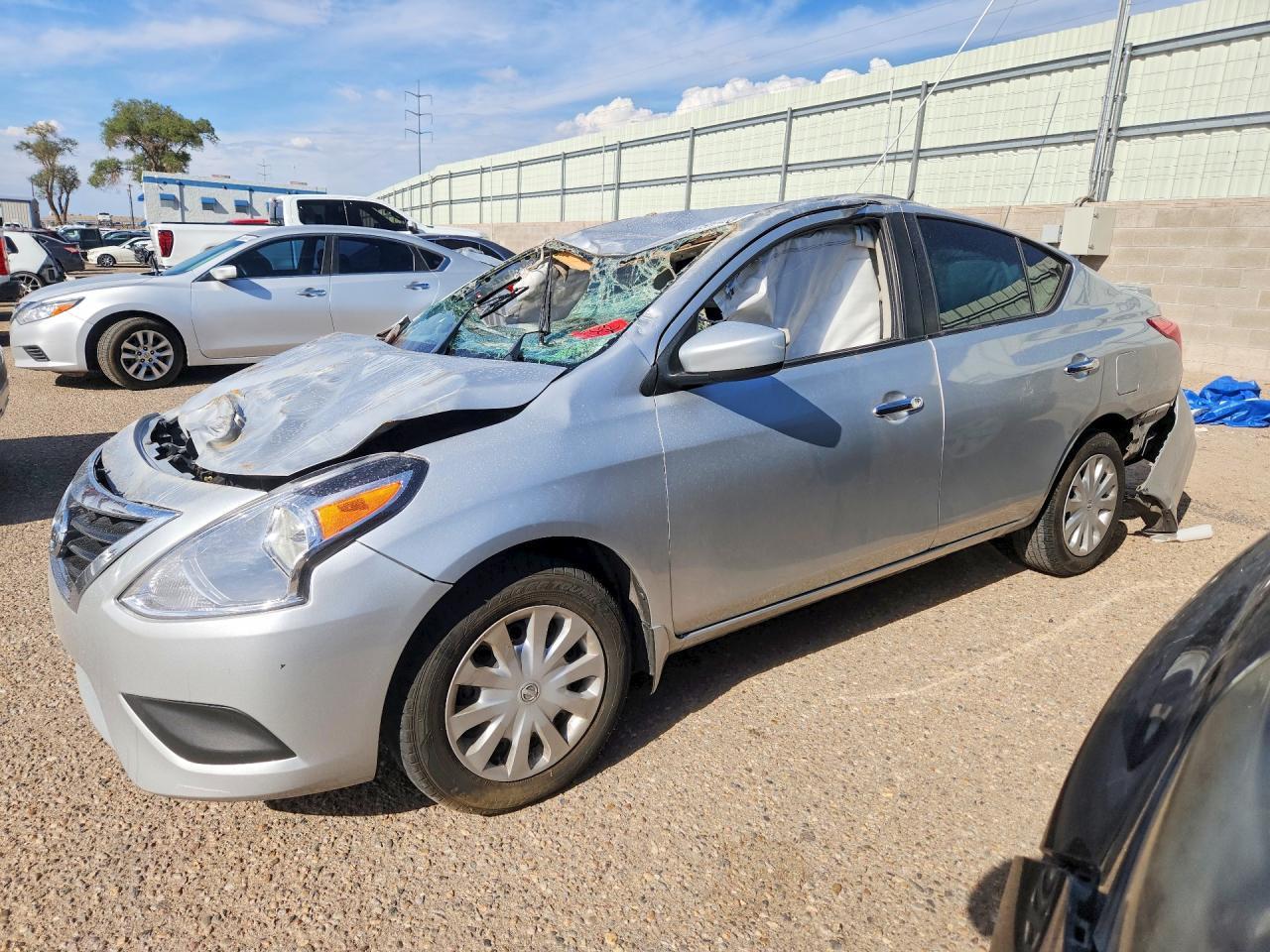 2018 Nissan Versa Sv - zdjęcie główne