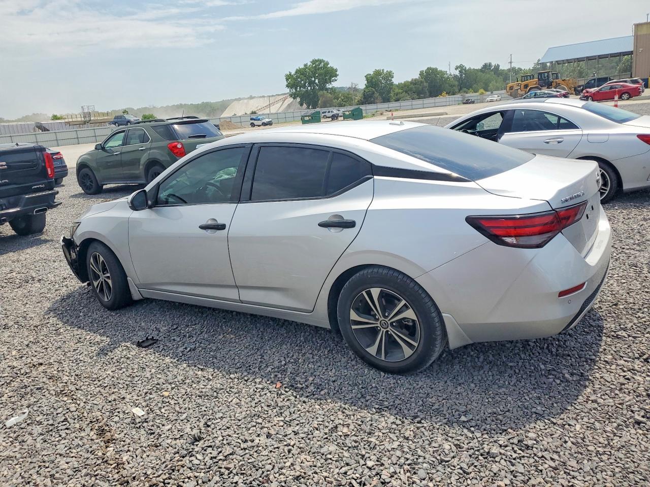 2021 Nissan Sentra Sv - zdjęcie 2