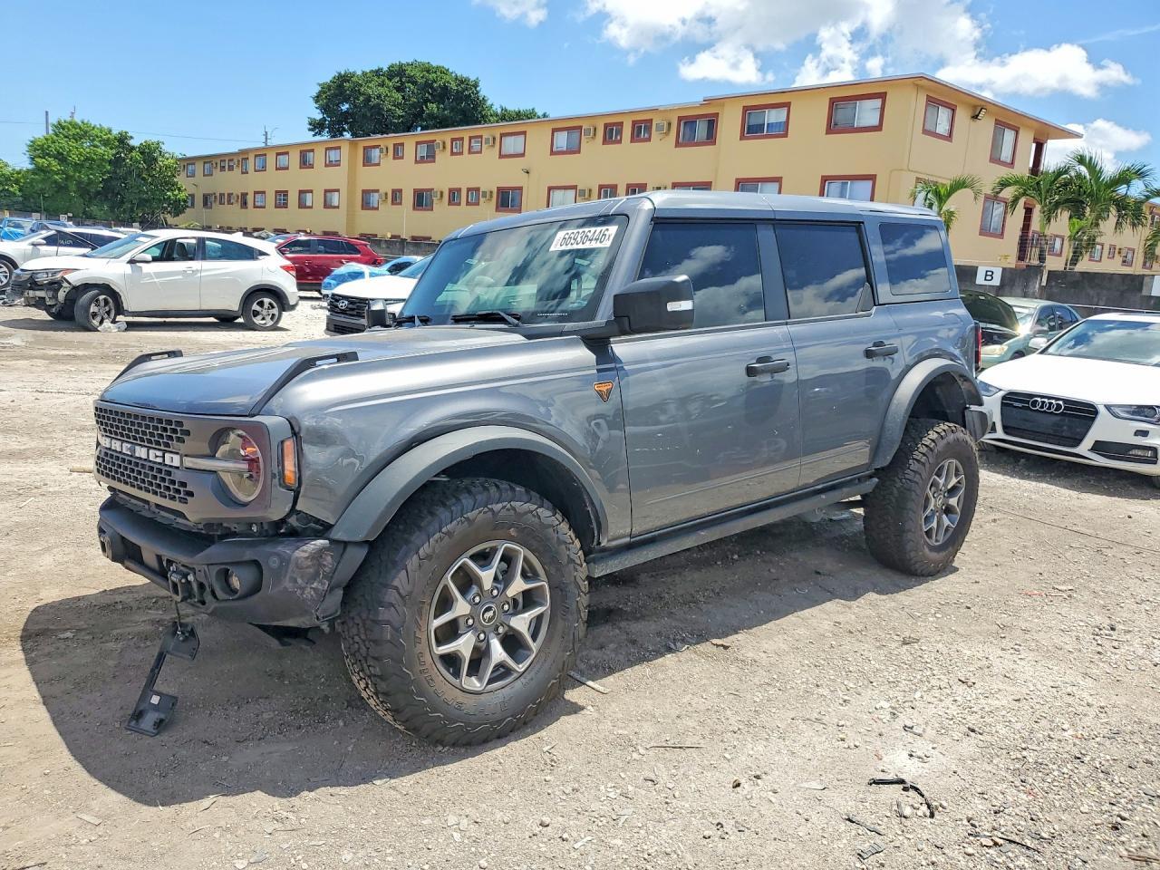 2025 Ford Bronco Badlands - zdjęcie główne