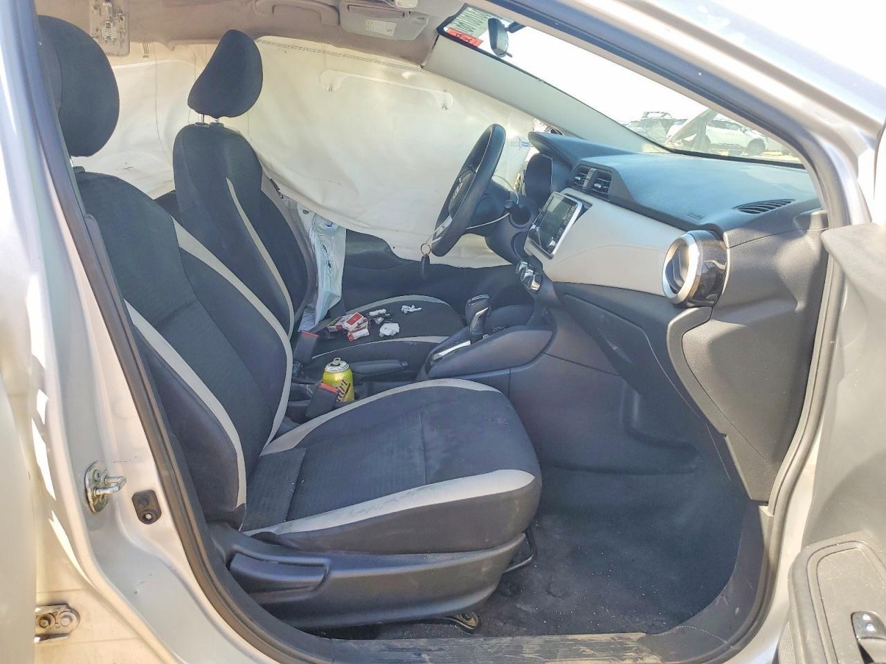 2021 Nissan Versa Sv - zdjęcie 7