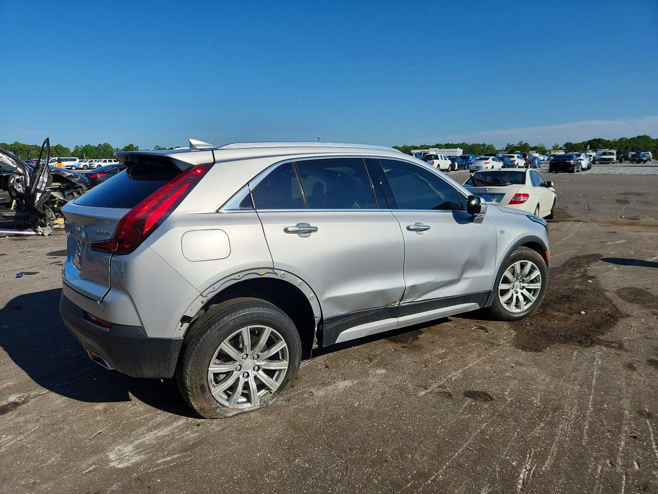 2022 Cadillac Xt4 Premium Luxury - zdjęcie 3