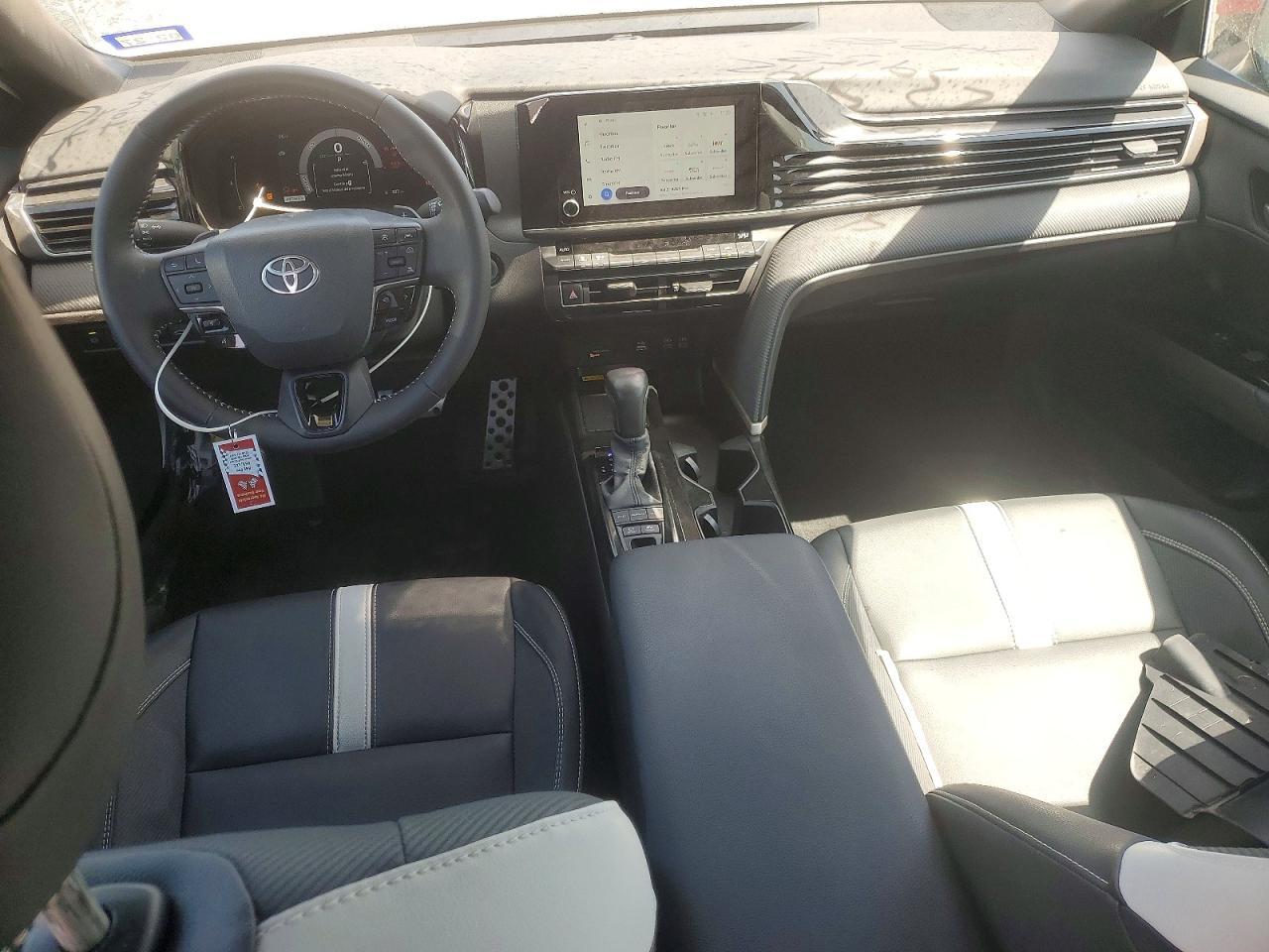 2026 Toyota Camry Se - zdjęcie 8