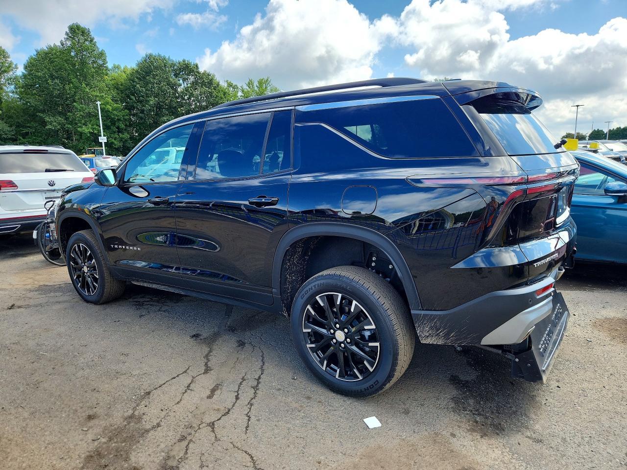 2025 Chevrolet Traverse Lt - zdjęcie 2