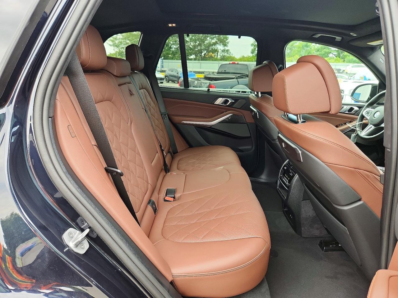 2026 BMW X5 M60I - zdjęcie 11